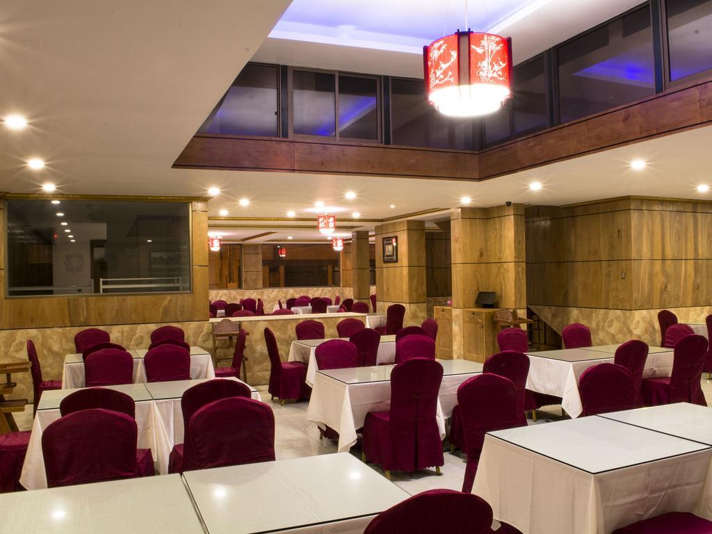 Hotel Pekin Ікіке Екстер'єр фото