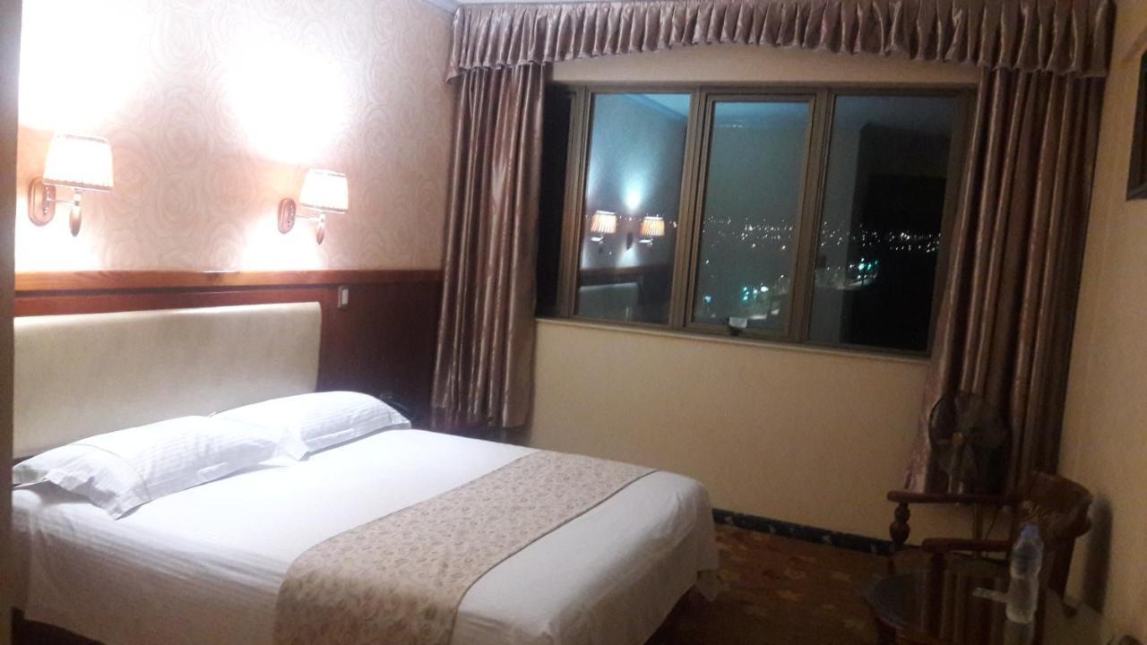 Hotel Pekin Ікіке Екстер'єр фото