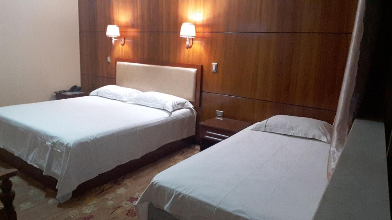 Hotel Pekin Ікіке Екстер'єр фото