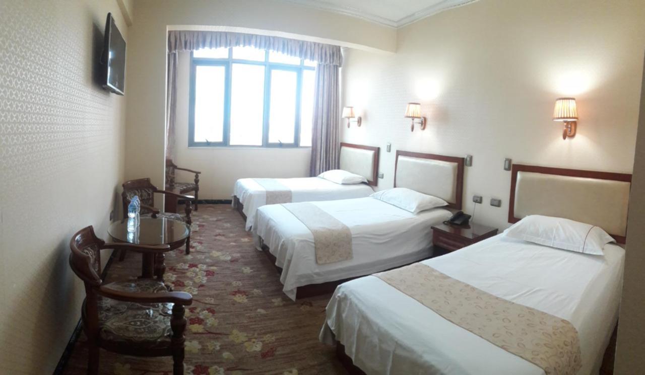Hotel Pekin Ікіке Екстер'єр фото