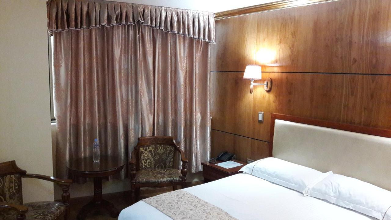 Hotel Pekin Ікіке Екстер'єр фото